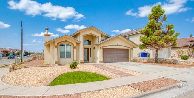 Building Photo - 12561 Paseo Alegre Dr