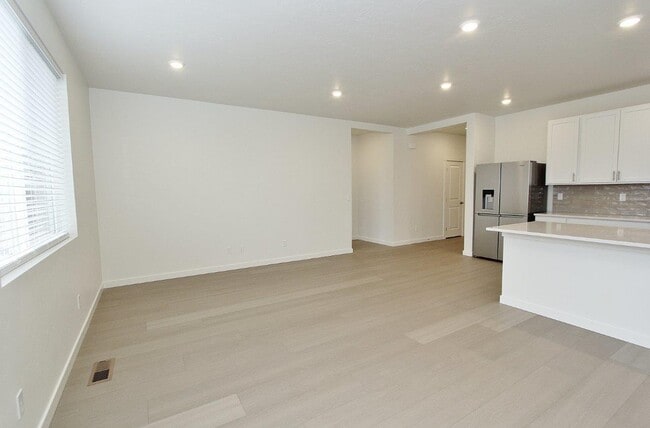 Photo - 11138 Overhang St