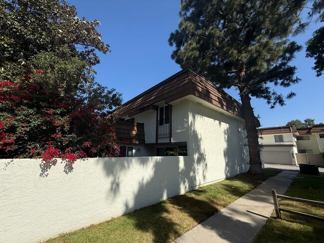 Photo - 3 Bedroom Condo for Rent in Chatsworth.