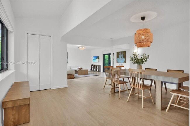 Photo - 125 NE 150th St