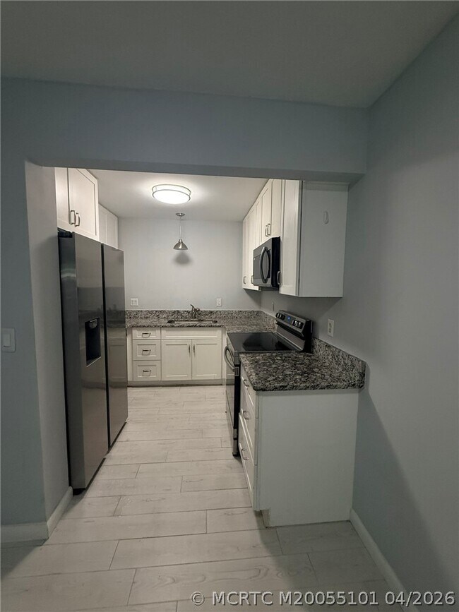 Photo - 2124 SE Edler Dr