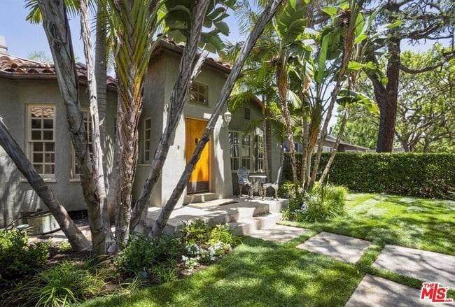 Photo - 530 Westmount Dr