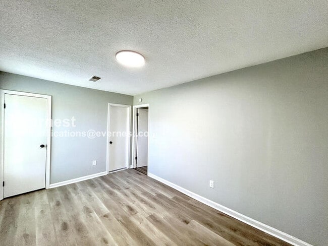 Photo - 5014 Shubert Cove