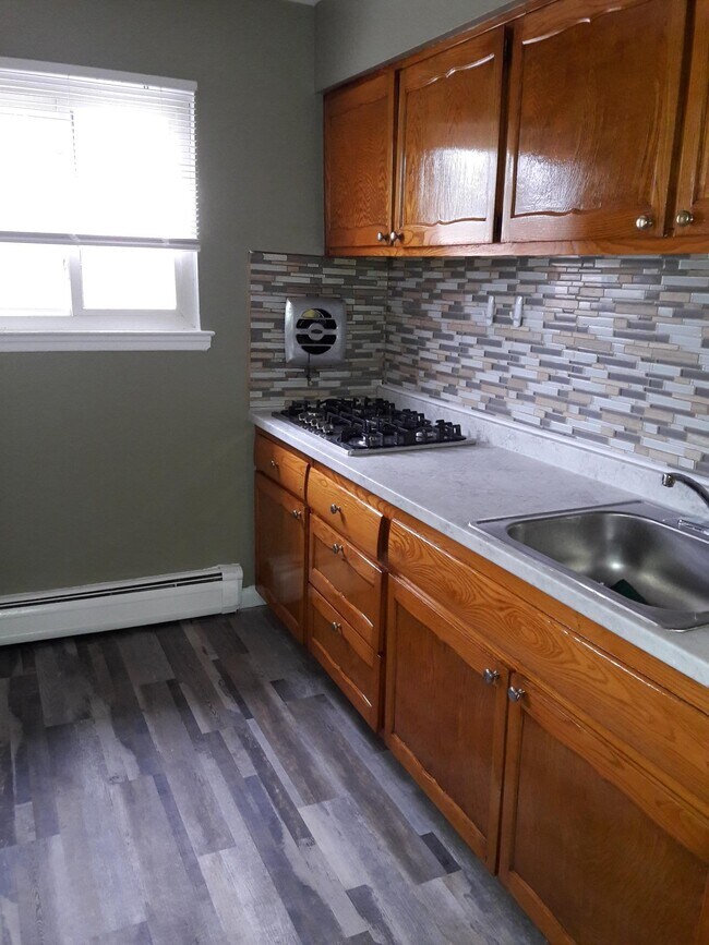 Kitchen - 180 Littleton Rd Unit 116