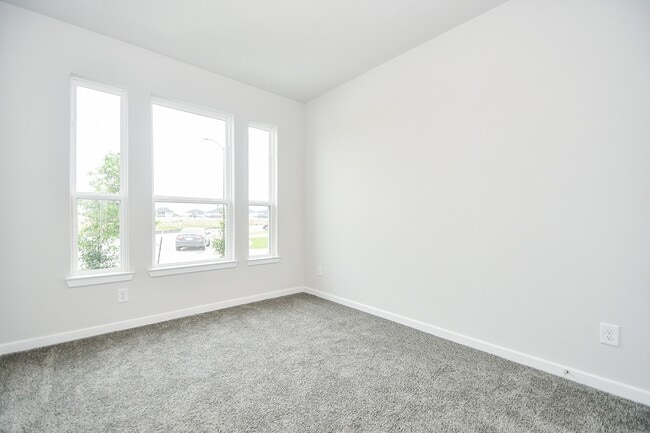 Photo - 21835 Erskine Peaks Pl