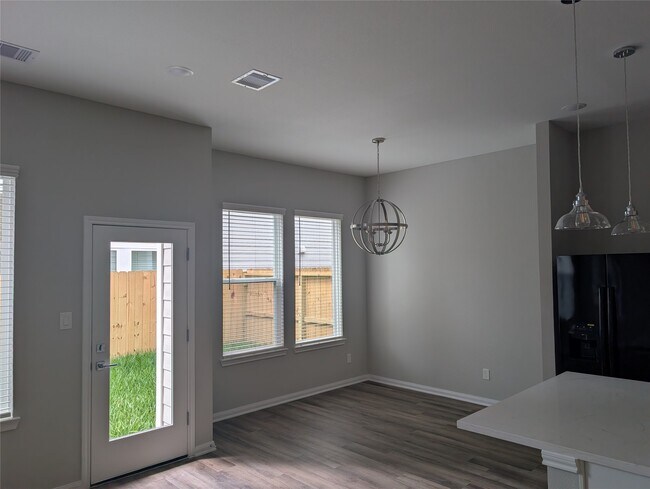 Photo - 206 Clark Rd