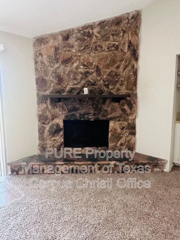 Photo - 702 Alhambra Dr