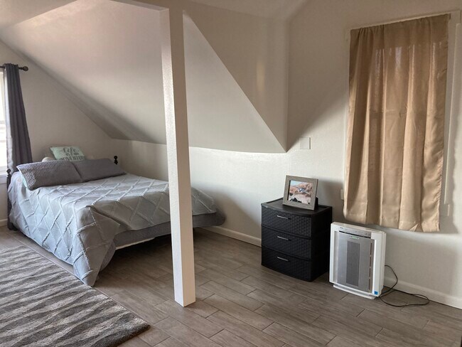 Photo - 465 W Marine Dr Unit 4