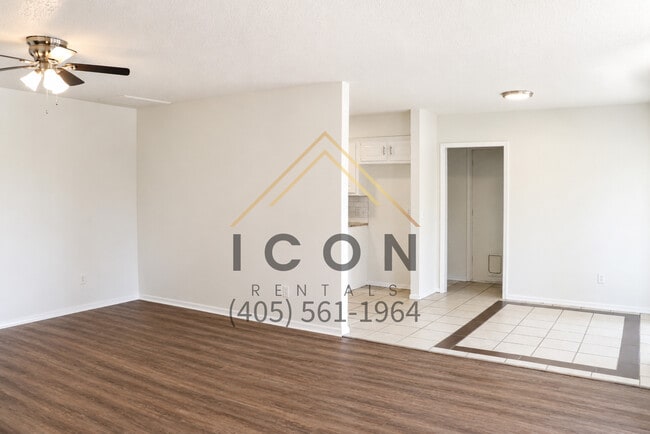 Photo - 515 N Robin Way