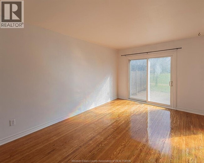 Photo - 1900 Columbia Ct