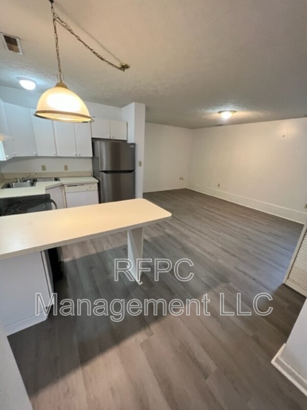 Photo - 205 Mercer St
