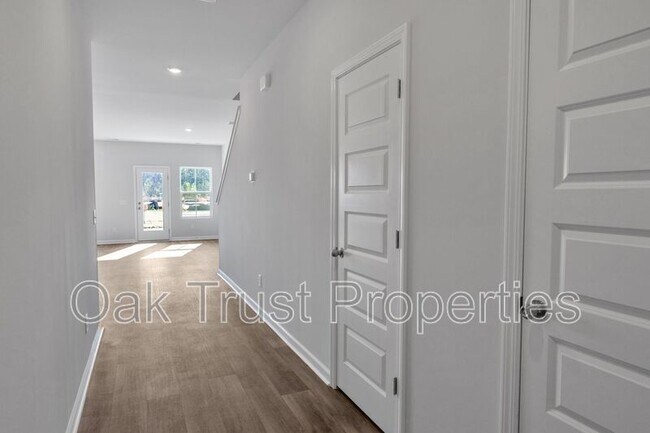 Photo - 726 Ridgley Dr