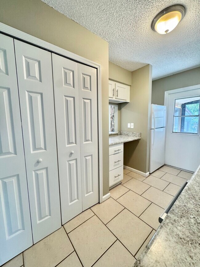 Photo - 5313 Soundview Ave