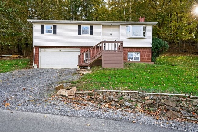 Photo - 320 Diamond Ave