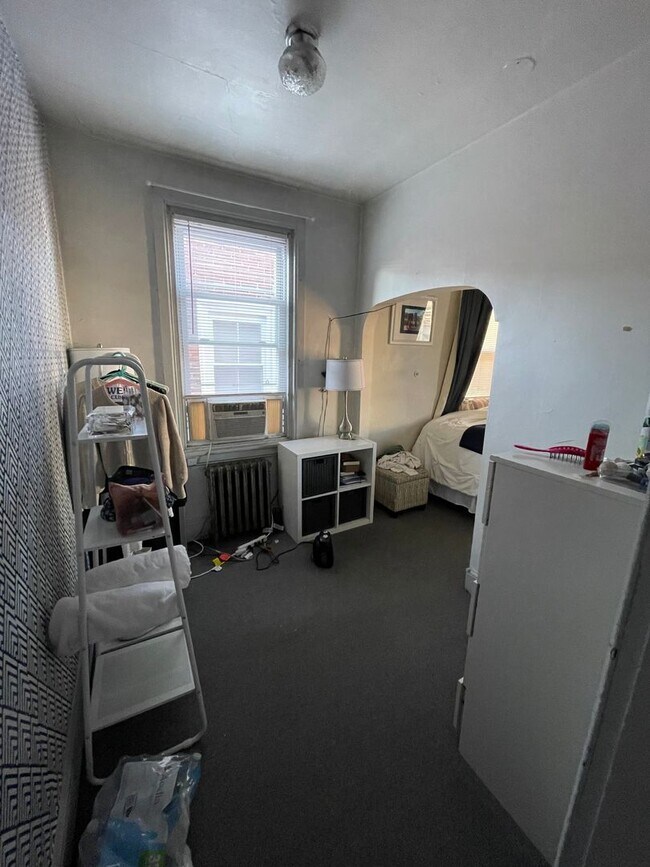 Photo - 7 Bedroom Home for rent Unit 1R