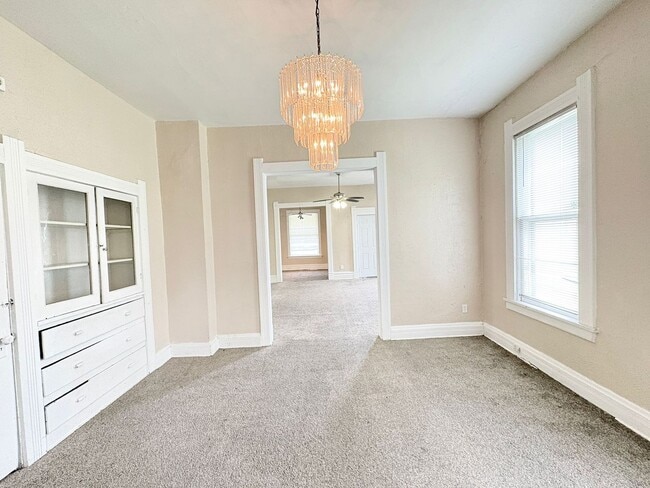Photo - 837 Avondale Ave