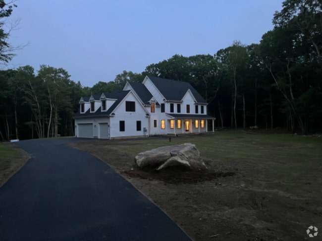 Building Photo - 244 New London Turnpike Rental