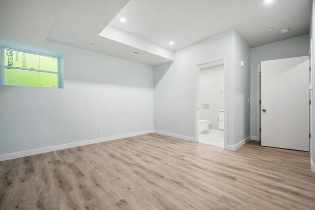 Photo - 147 Grampian Way