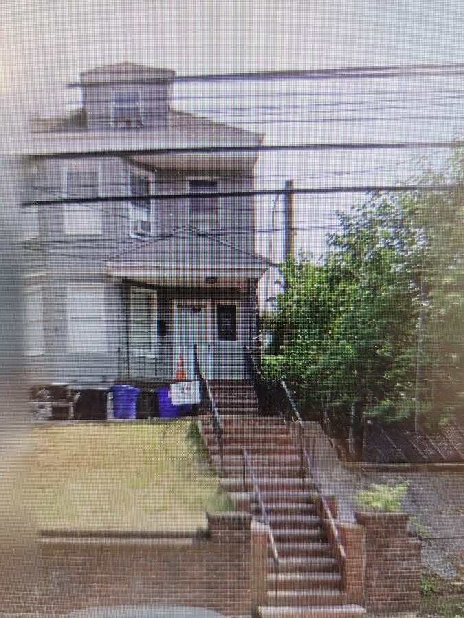 Photo - 539 Hamilton St Apartments Unit #2