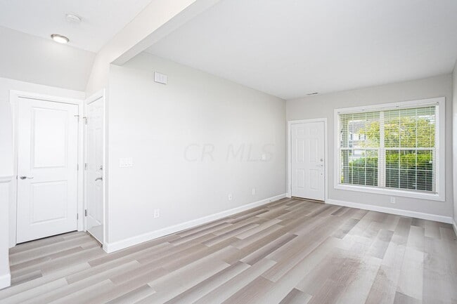 Photo - Townes of West Albany Unidad 6152BASS