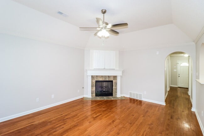 Photo - 10095 Cross Hill Dr