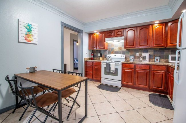 Photo - 1815 Larkin Ave House