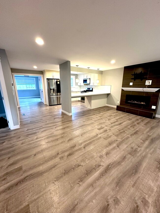 Photo - 714 N 179th St