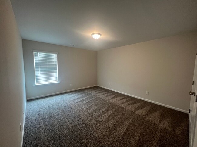 Photo - 5 bedroom, 3 bath home in Savannah, near I-16