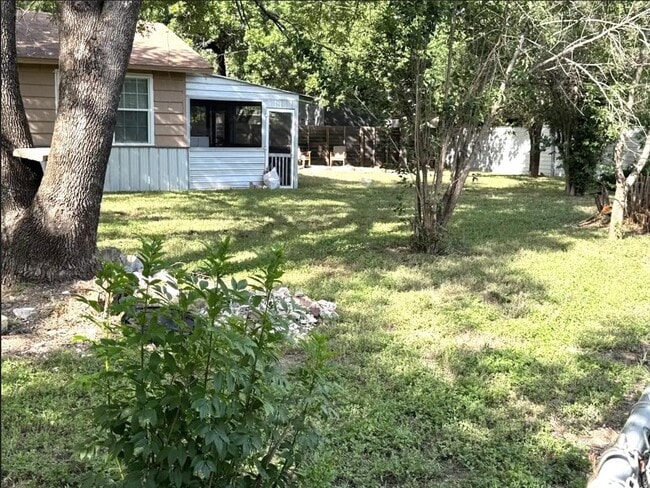 Photo - 1111 Vasquez St