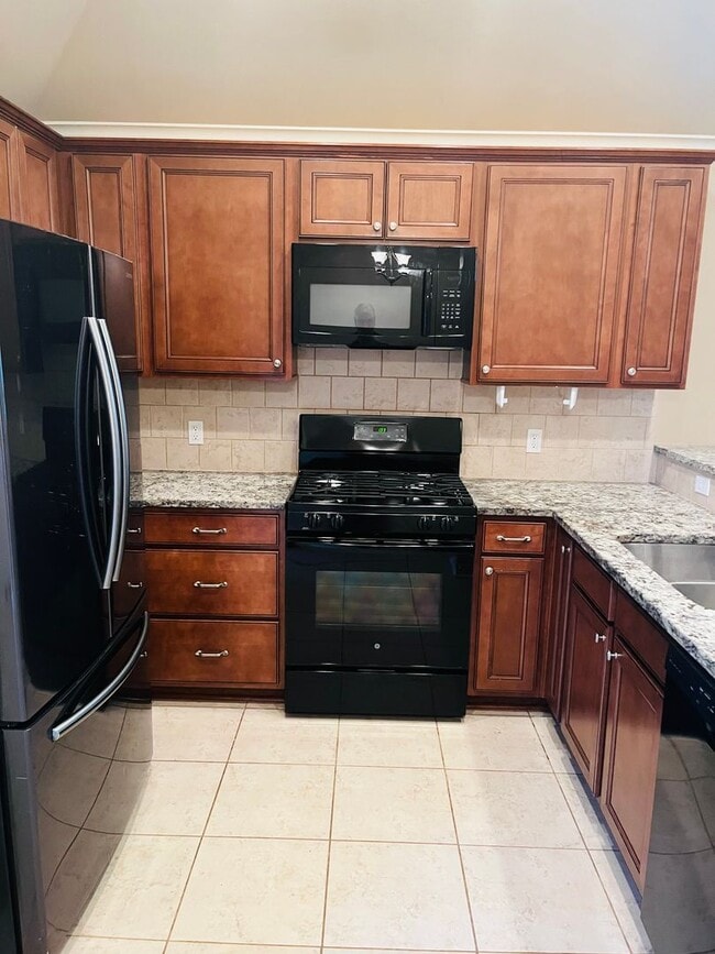 Photo - 359 Avondale Ln