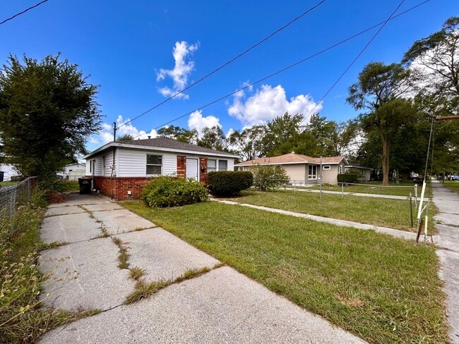 Three Bedroom Home in Muskegon - Three Bedroom Home in Muskegon