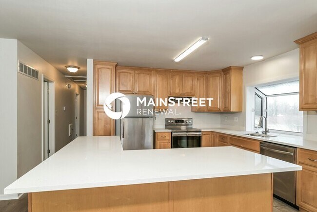 Photo - 4 Bedroom Pet-Friendly Home in BALLWIN, MO with Main Street Renewal