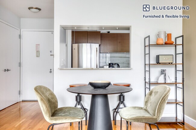 Photo - 235 W 48th St Unidad FL16-ID798