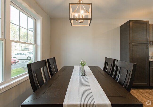 3BR, 1.5BA - 1320 sf - The Timbers