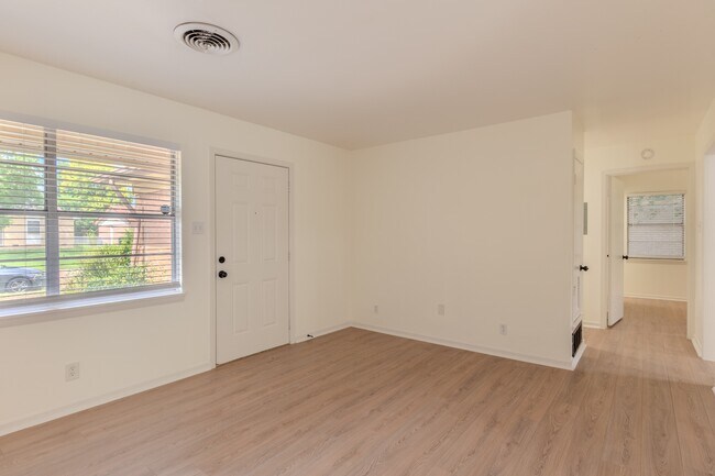 1402 Missouri Ave