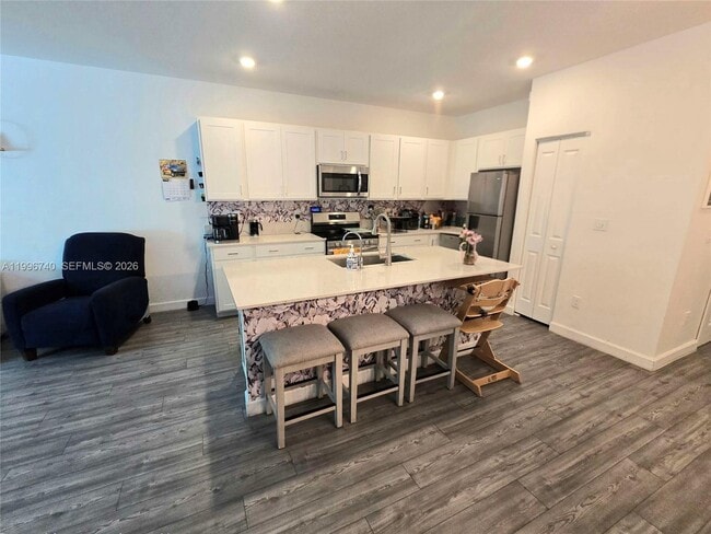 Photo - 4591 Hollister Ave