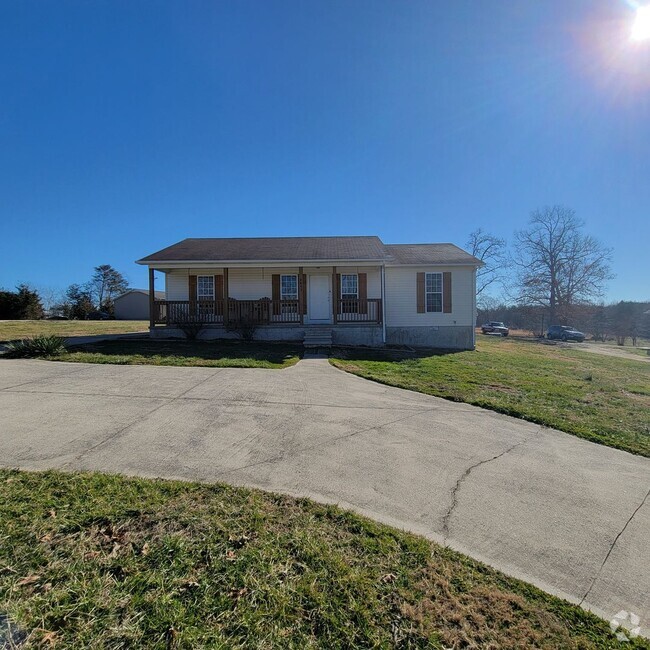 Building Photo - 3 Bedroom, 2 Bathroom-Updated-Rental-Cooke...