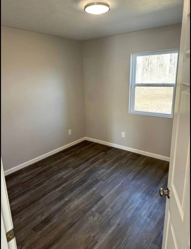 Photo - Jasonville Units (W Burr & N Virgil) Unit 3