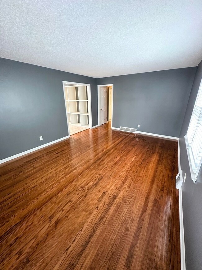 Photo - Beautiful Single Family House for Rent