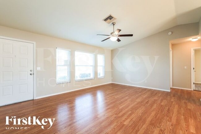 Photo - 306 SE 15th St