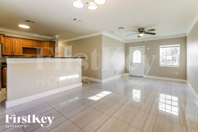 Photo - 601 NW 194th St