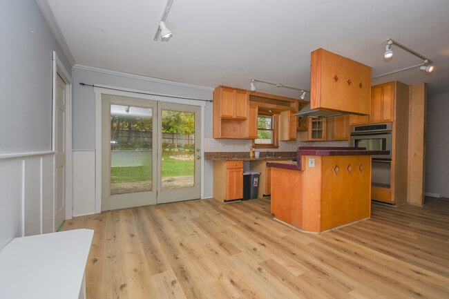 Photo - 1107 Hilltop Blvd