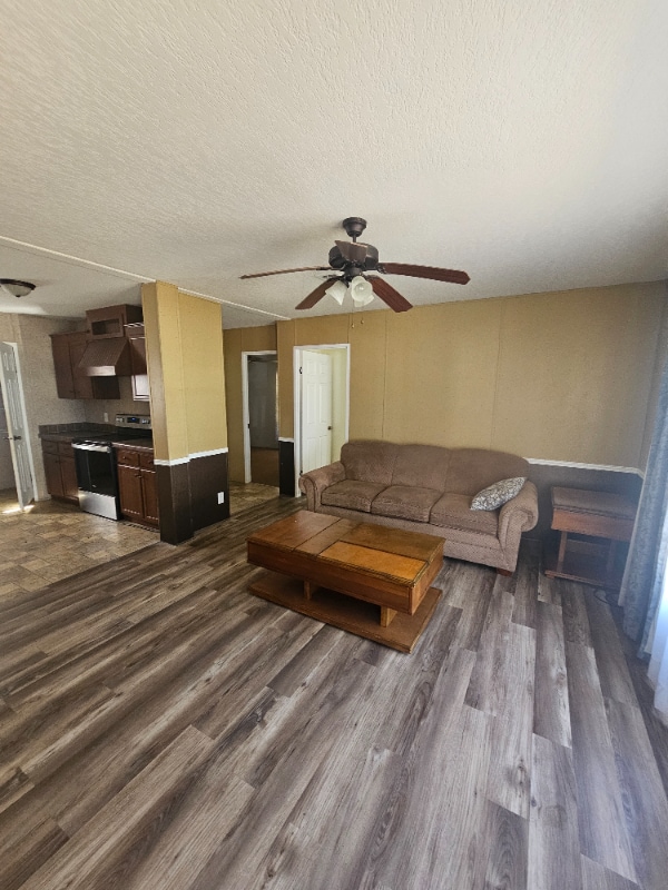 Photo - 901 NE 95th St