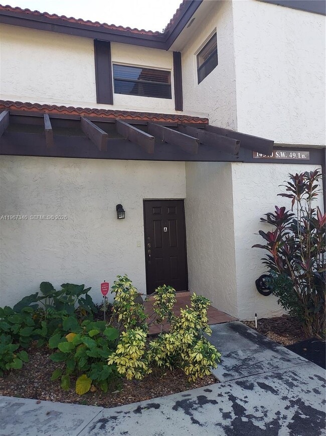 Building Photo - 14940 SW 49th Ln