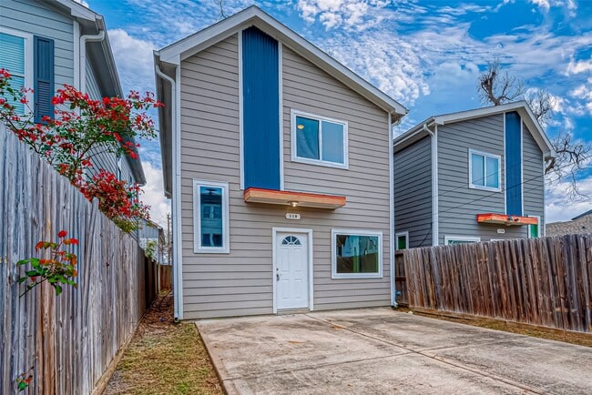 Photo - 119 E 32nd St