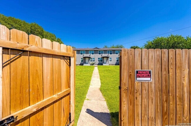 Photo - 245 Deerwood Dr Unit 245
