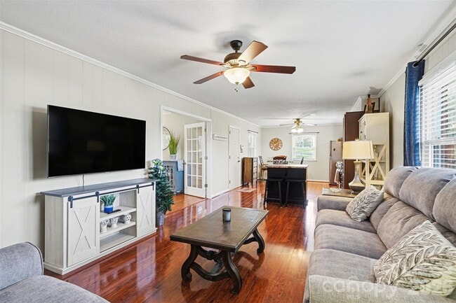 Photo - 113 Suncrest Rd