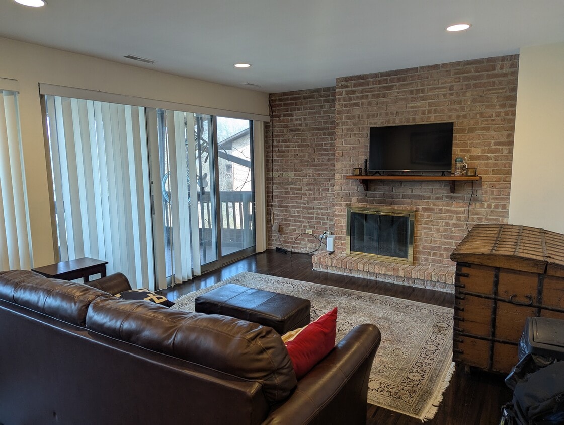 Photo - 5529 E Lake Dr (Lisle, IL)