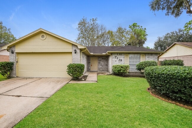 Building Photo - 2718 N Brompton Dr