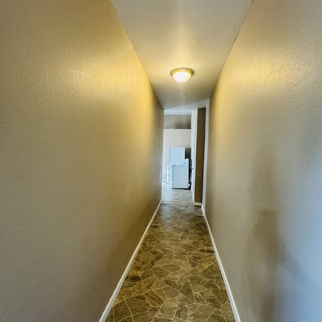 Victorian-style 1 Bedroom | 1 Bathroom Apartment in The Avenues!